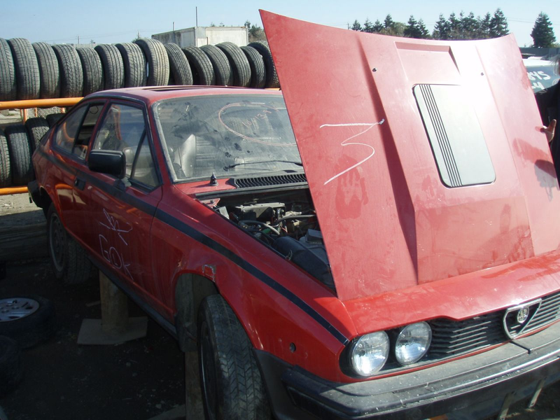 Illustration for article titled Pair Of Jensen-Healeys and Alfa Romeo GTV Provide A Change Of Pace For The Crusher